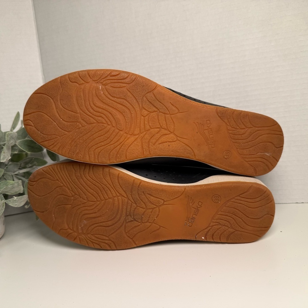 Dansko Women's Orli Sneaker - Picture 15 of 16